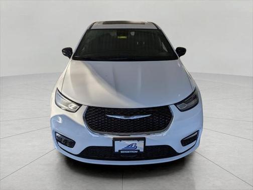 2025 Chrysler Pacifica L