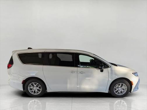 2025 Chrysler Pacifica L