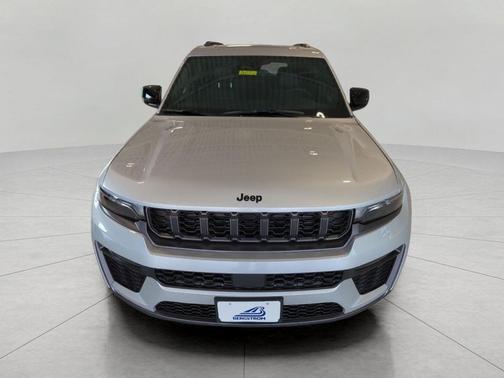 Silver Zynith 2026 Jeep Grand Cherokee Limited