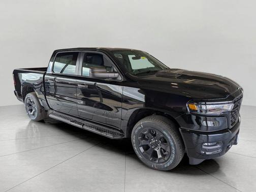Diamond Black Crystal Pearlcoat 2026 RAM 1500 Express