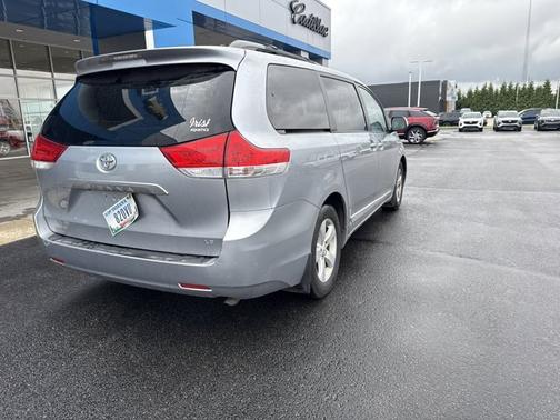 2013 Toyota Sienna LE