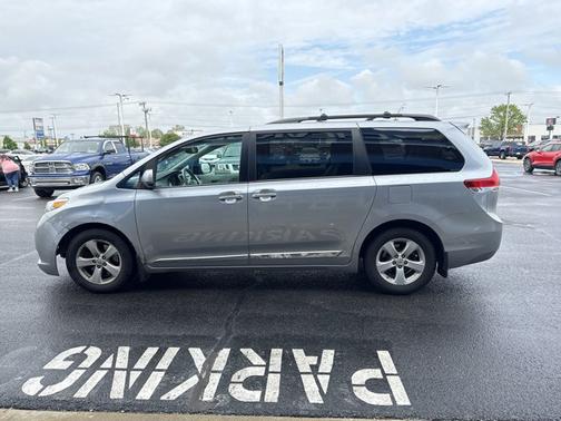 2013 Toyota Sienna LE