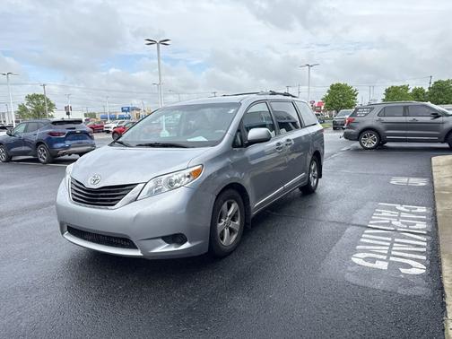 2013 Toyota Sienna LE