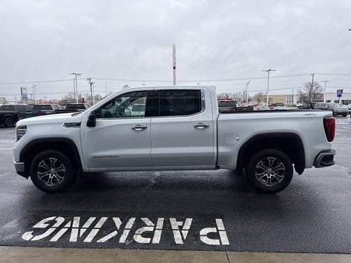 2025 GMC Sierra 1500 SLT