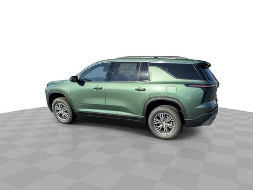 Trillium Green Metallic 2027 Chevrolet Traverse FWD LT