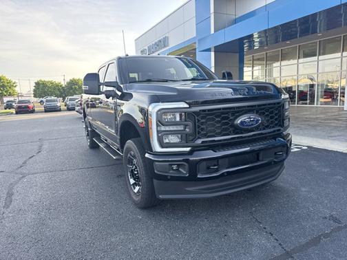2023 Ford F-350 LARIAT