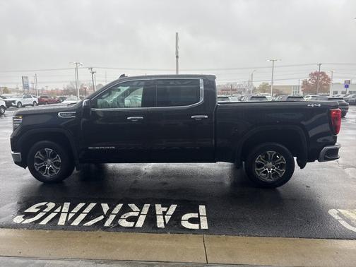 2025 GMC Sierra 1500 SLT