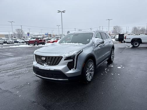 2022 Cadillac XT4 AWD Premium Luxury