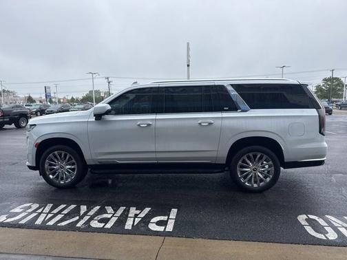 Crystal White Tricoat 2023 Cadillac Escalade ESV 4WD Premium Luxury