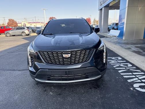 2023 Cadillac XT4 AWD Premium Luxury