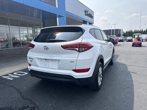 2017 Hyundai TUCSON SE
