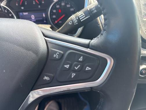 Blue Glow Metallic 2022 Chevrolet Equinox 1LT