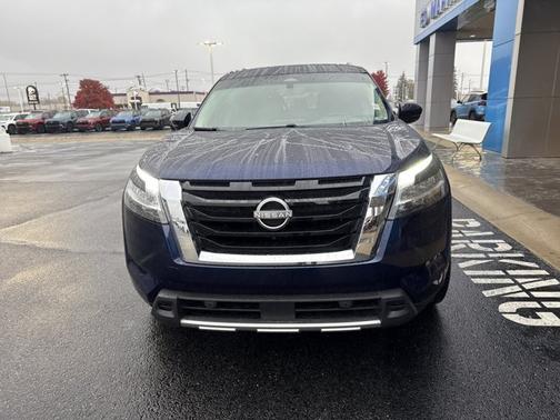 2024 Nissan Pathfinder Platinum