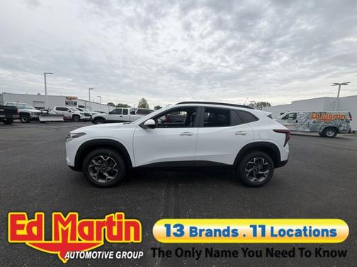 Summit White 2026 Chevrolet Trax LT