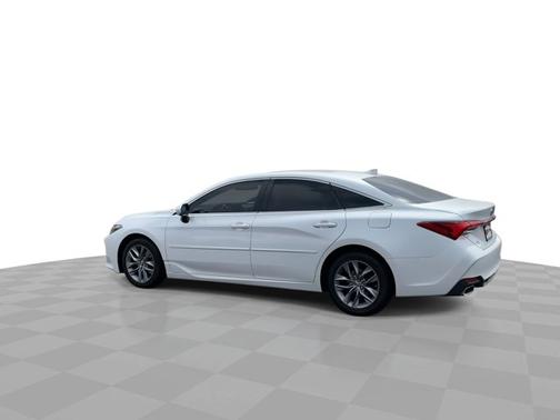 2019 Toyota Avalon XLE