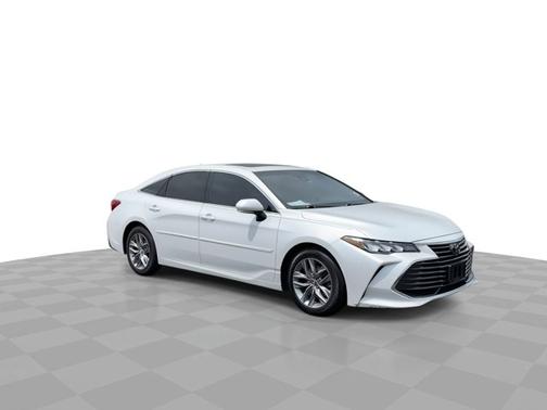 2019 Toyota Avalon XLE
