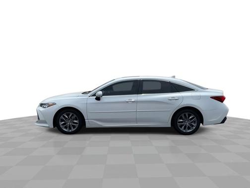 2019 Toyota Avalon XLE