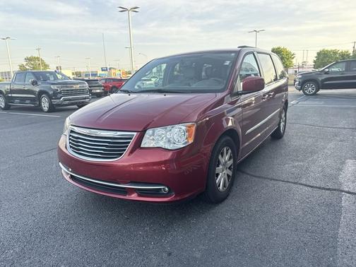 2016 Chrysler Town & Country Touring