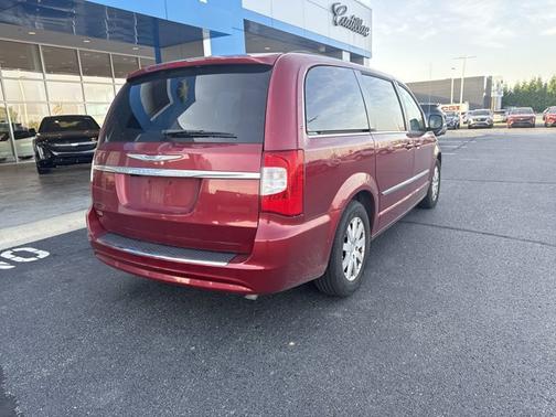 2016 Chrysler Town & Country Touring