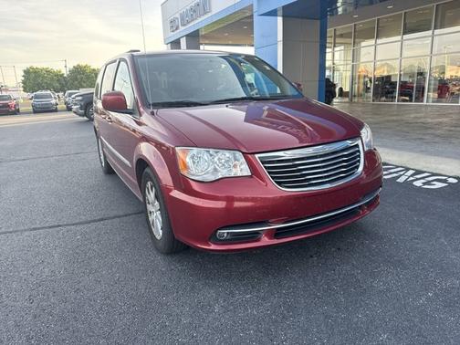 2016 Chrysler Town & Country Touring