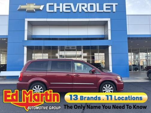 2016 Chrysler Town & Country Touring