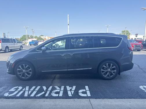 2017 Chrysler Pacifica Limited