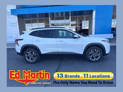 Summit White 2024 Chevrolet Trax LT