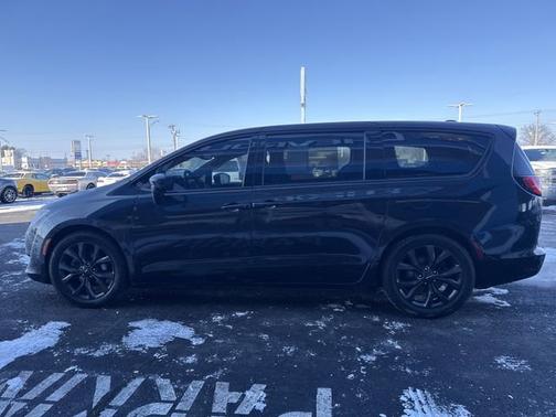 2018 Chrysler Pacifica Touring Plus