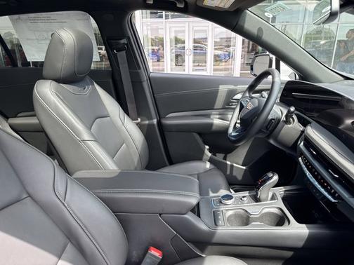 2025 Cadillac XT4 AWD Premium Luxury