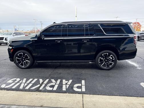 2022 Chevrolet Suburban RST