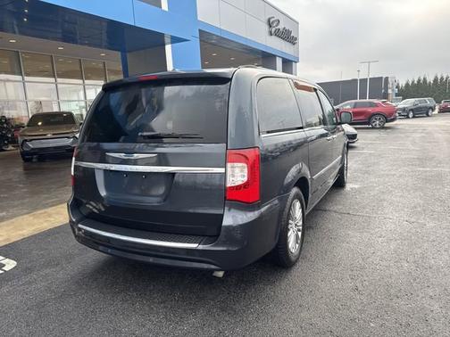 2013 Chrysler Town & Country Touring-L