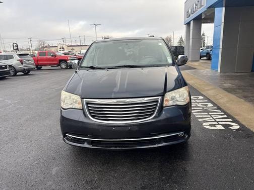 2013 Chrysler Town & Country Touring-L