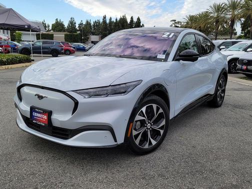 Space White Metallic 2021 Ford Mustang Mach-E Premium