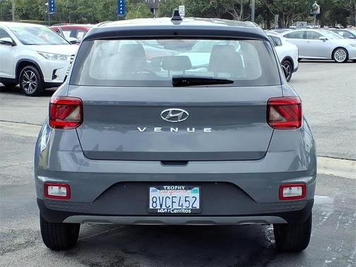 2021 Hyundai VENUE SE