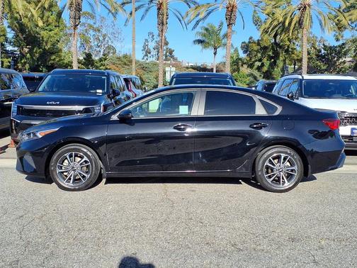 Aurora Black 2023 Kia Forte LXS