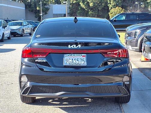 Aurora Black 2023 Kia Forte LXS