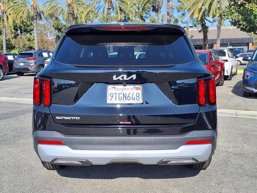 2025 Kia Sorento LX