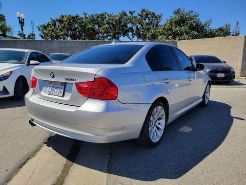 2011 BMW 328 328i