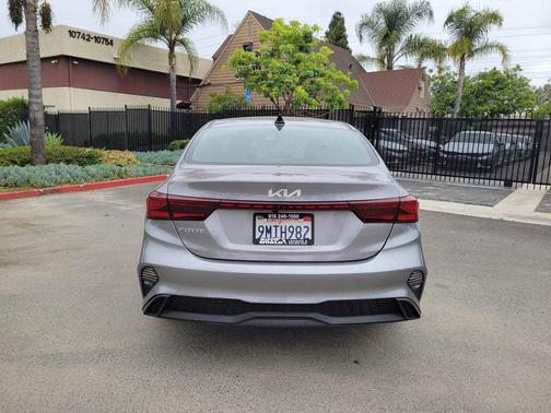 Steel Gray 2024 Kia Forte LXS