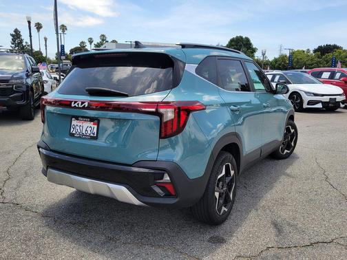 Pluton Blue 2024 Kia Seltos EX