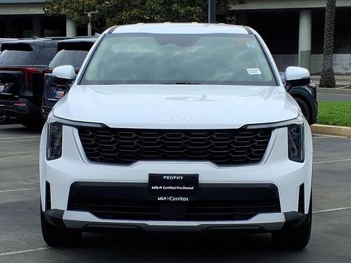 Glacial White Pearl 2024 Kia Sorento LX