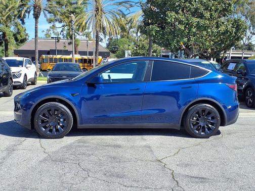 2023 Tesla Model Y RWD