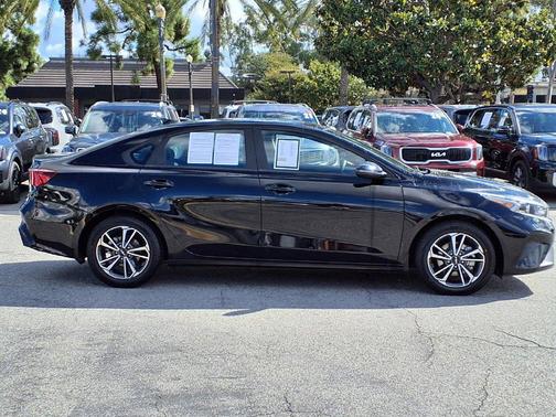 Aurora Black 2023 Kia Forte LXS