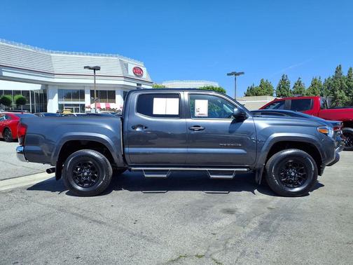 2022 Toyota Tacoma SR5