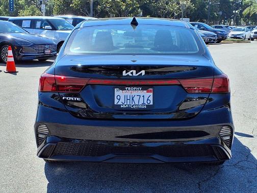 Aurora Black 2023 Kia Forte LXS