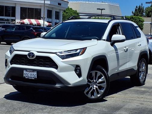 2022 Toyota RAV4 XLE Premium