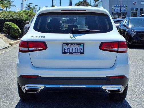 Polar White 2018 Mercedes-Benz GLC 300 Base