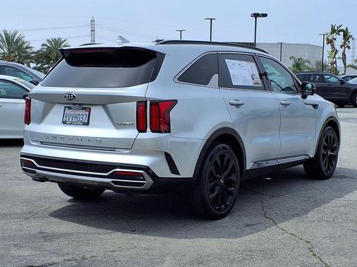 Sparkling Silver 2021 Kia Sorento SX