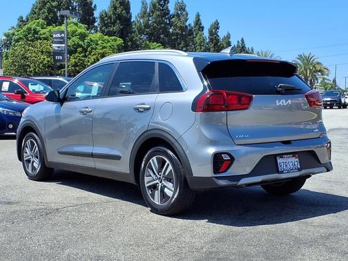 2022 Kia Niro LXS