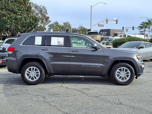 2019 Jeep Grand Cherokee Laredo